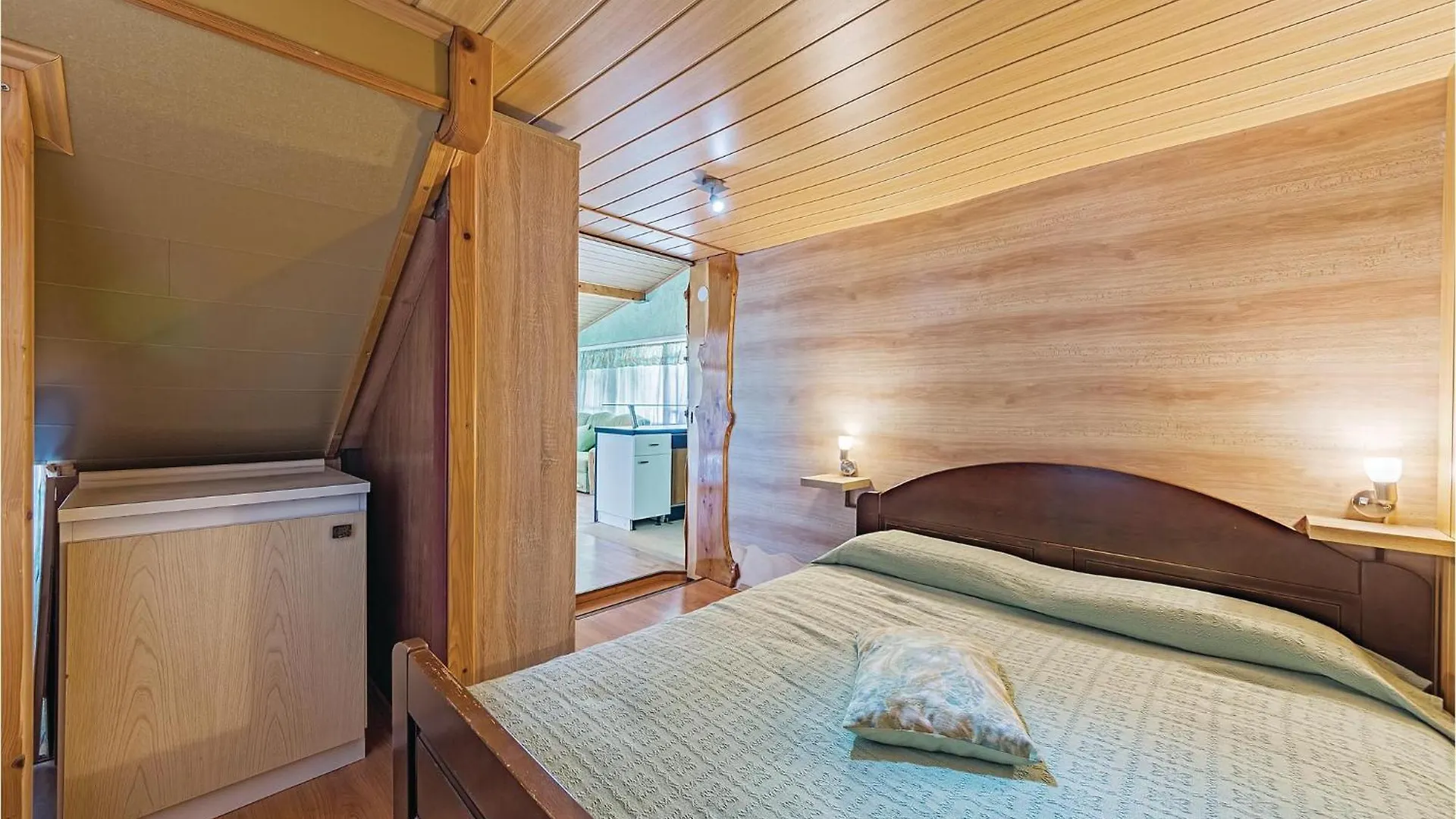 Stunning Home In Valtura With Wifi 0*,